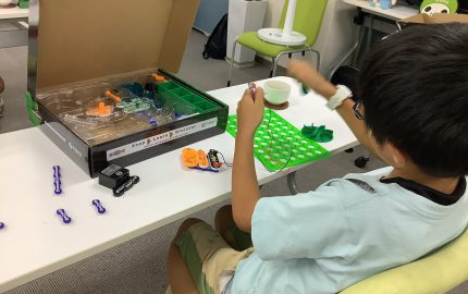 令和5年度 夏休み企画 サステなひろば「電気回路ブロック(知育玩具)で遊びながら学ぼう!」(7/25)