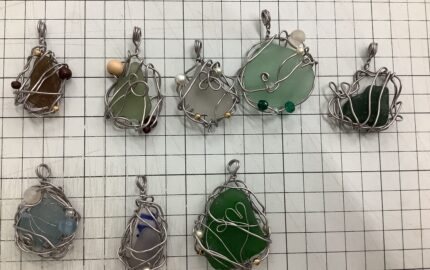 春の企画（ワイヤーアートでアクセサリ―作り）