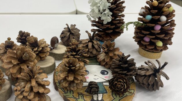 12/20（土）「まつぼっくりでミニミニ・ツリーを作ろう！」サステナひろば